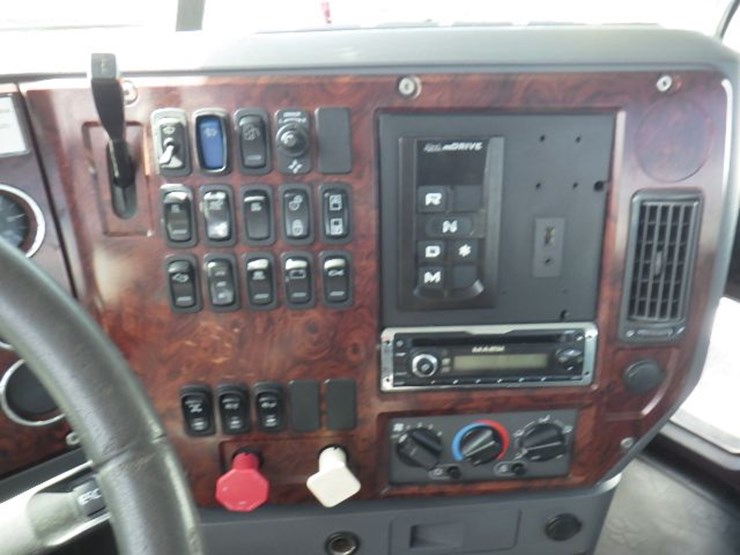 2013-mack-pinnacle-cxu613-image-16