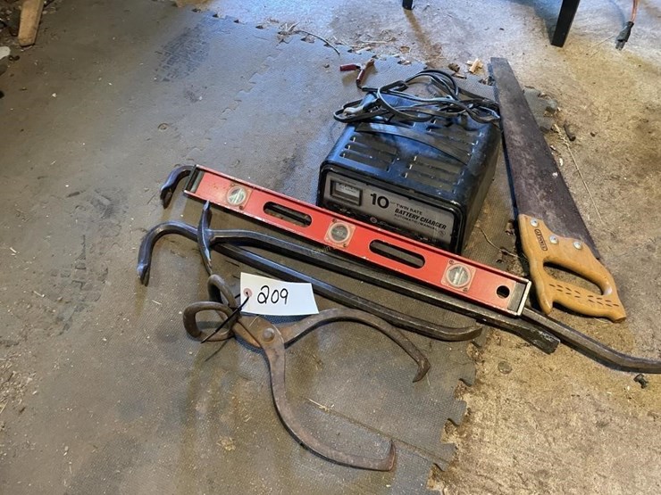 crowbars,-saw,-level-etc-image-1