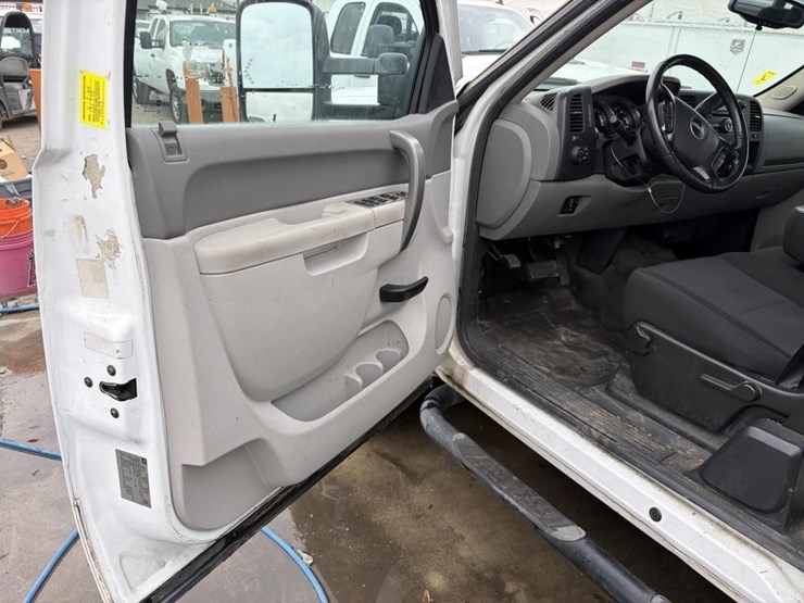 2012-gmc-sierra-2500-image-15