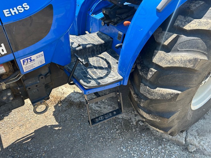 2004-new-holland-tc55da-tractor-image-10
