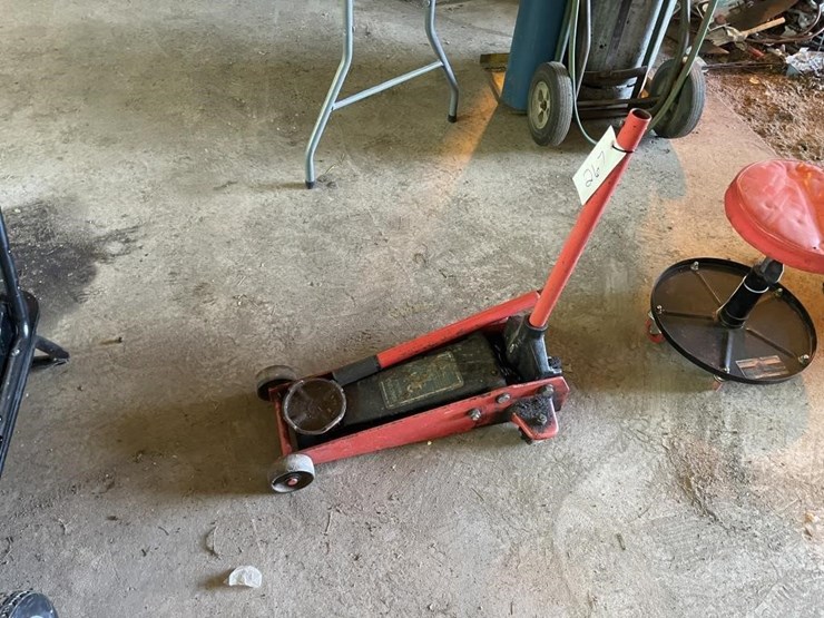 hydraulic-floor-jack-image-1