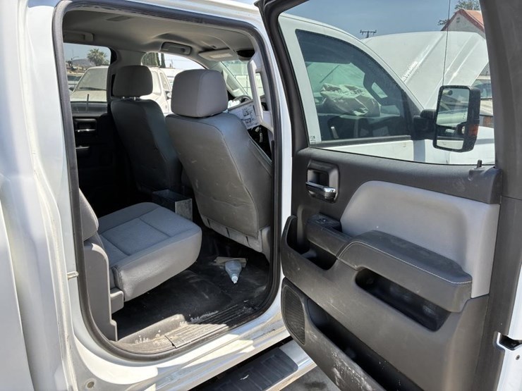 2015-gmc-3500hd-image-22