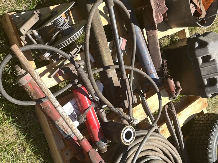 #2181-•-pallet-of-shop-supplies-image-9