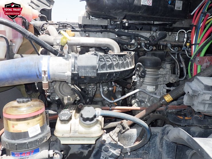 2019-freightliner-cascadia-125-evolution-image-24