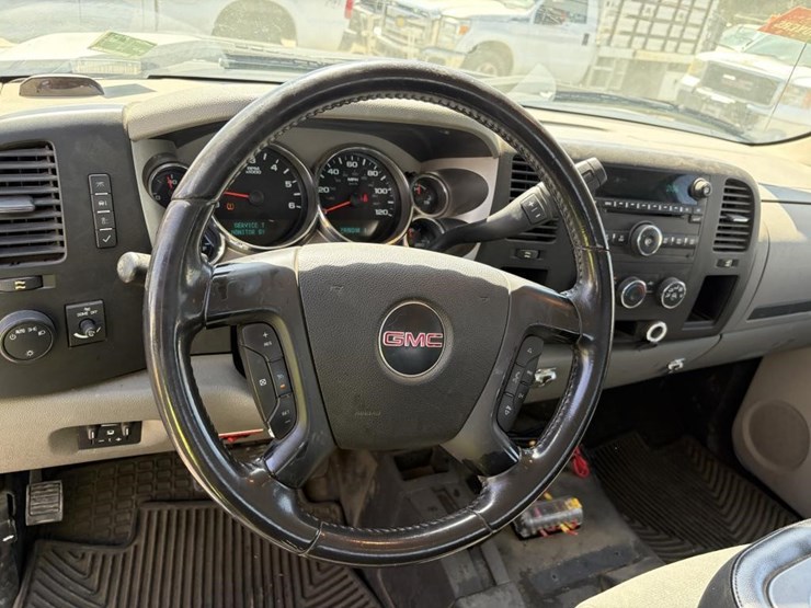 2012-gmc-sierra-2500-image-14