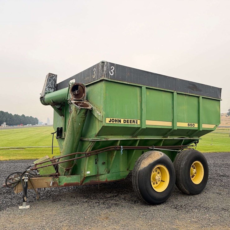 JOHN DEERE 650