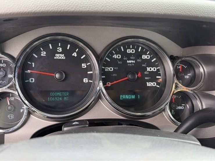 2012-gmc-sierra-pickup-truck-image-16