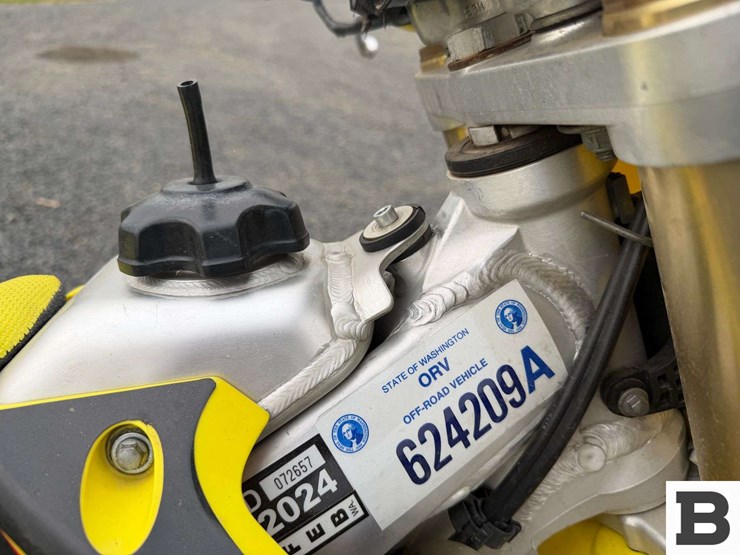 2012-suzuki-rmz450-competition-dirt-bike-image-18