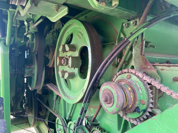 john-deere-4420-combine-image-10