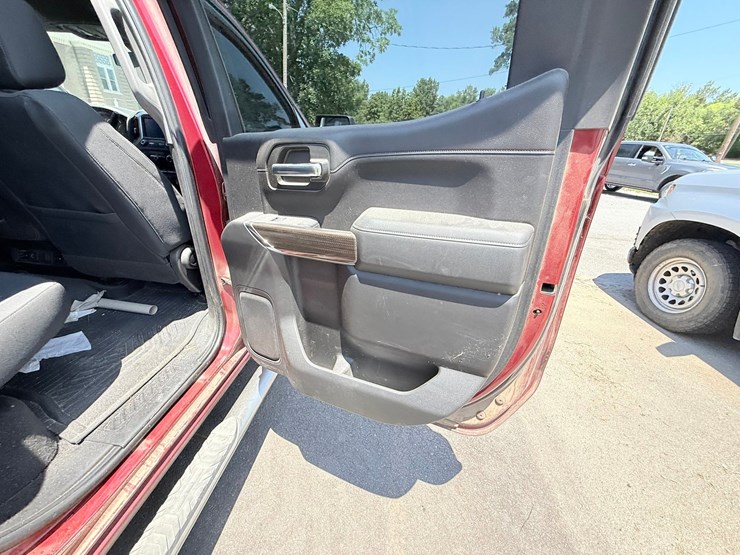 2020-chevrolet-silverado-1500-image-31
