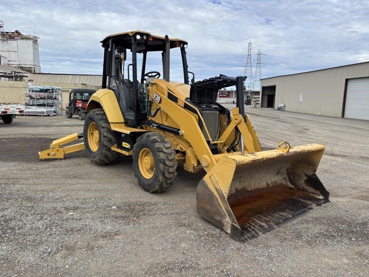 2022-caterpillar-430-image-2