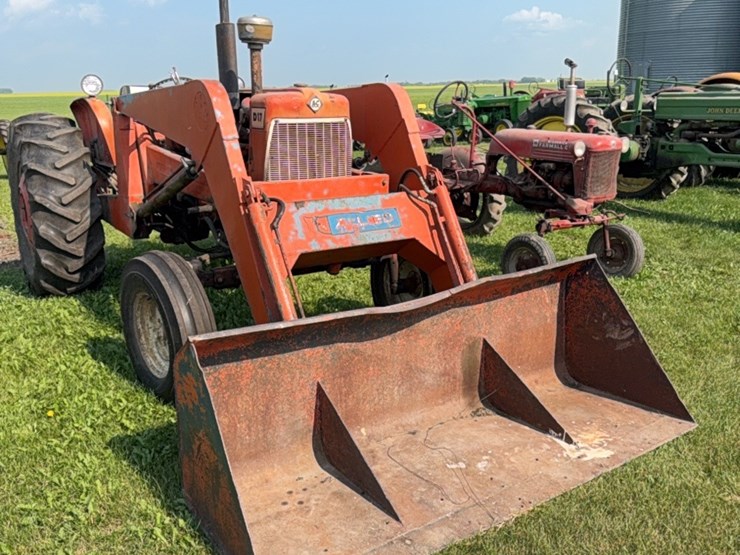 d-17-allis-chalmers-with-loader,-7,654-hrs-image-1