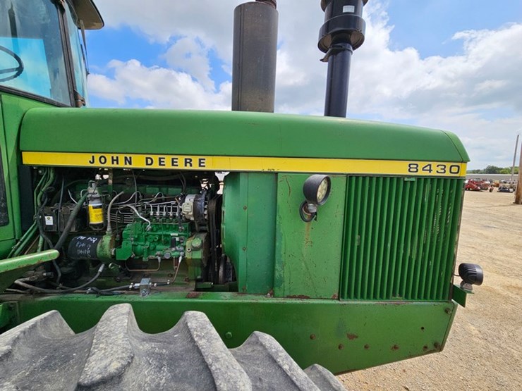 john-deere-8430-image-13