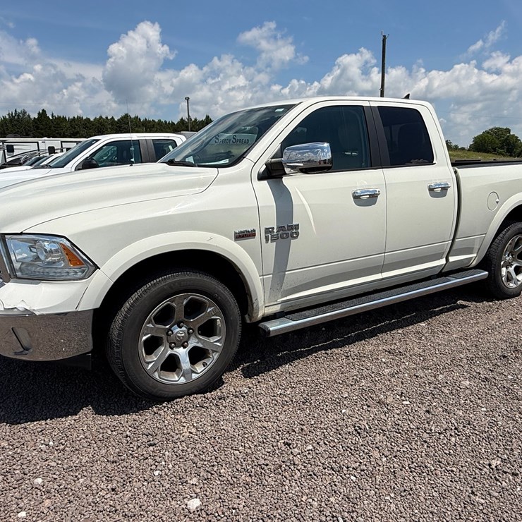 2016 DODGE 1500