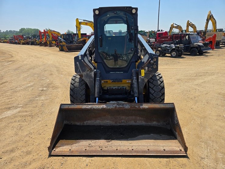 deere-330g-image-9