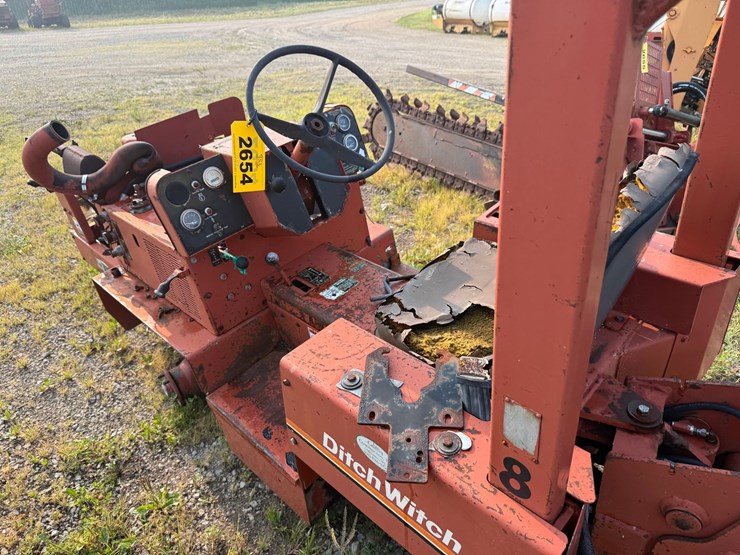 ditch-witch-350sx-image-22