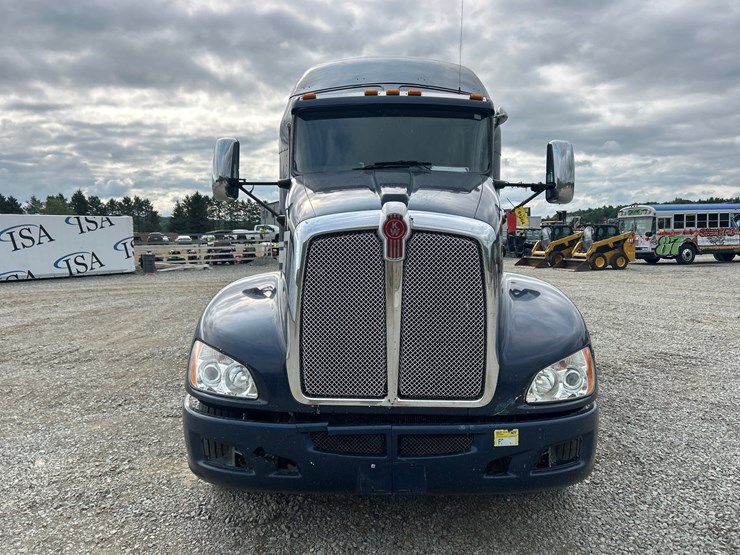 2017-kenworth-t660-image-8