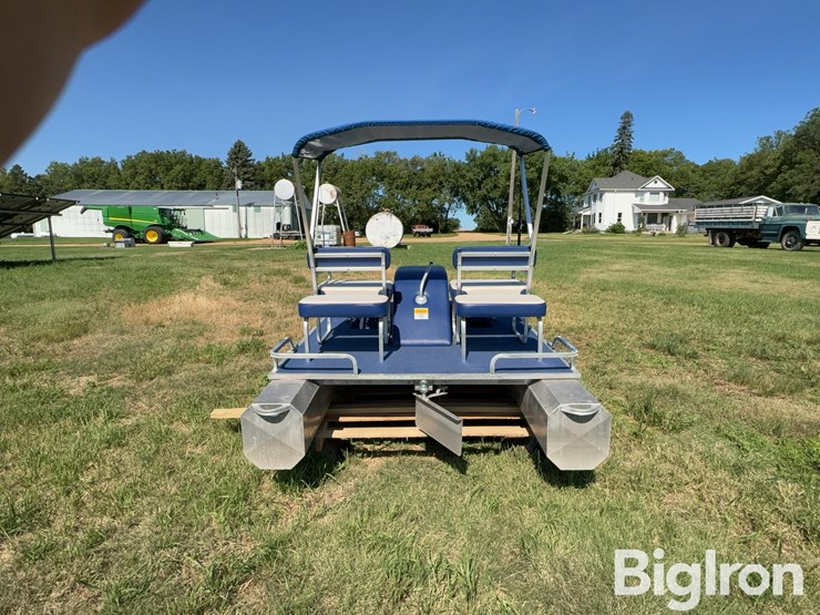 kennedy-10.5’-pedal-powered-pontoon-image-6