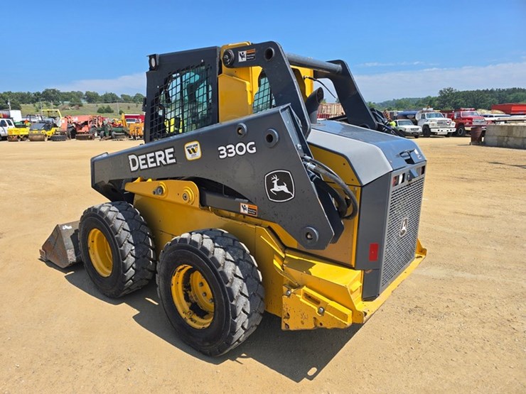 deere-330g-image-3