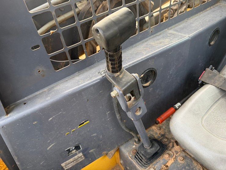 #4069-•-new-holland-ls180-wheeled-skid-steer-image-50