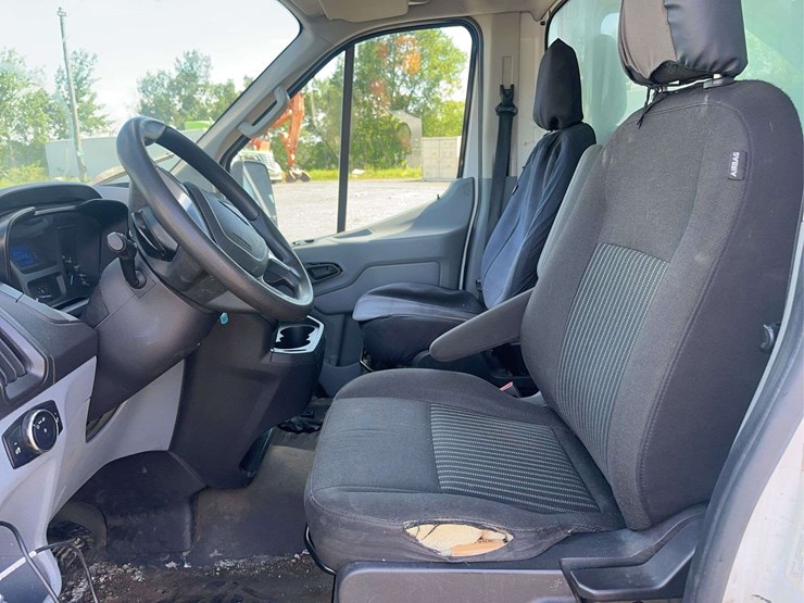 2015-ford-transit-image-18