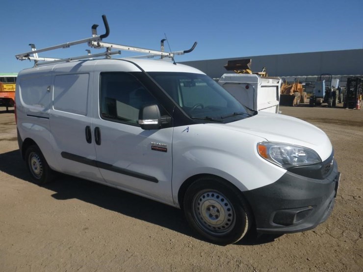 2021-ram-promaster-city-image-2