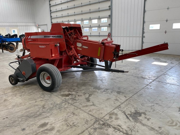 massey-ferguson-1837-image-7