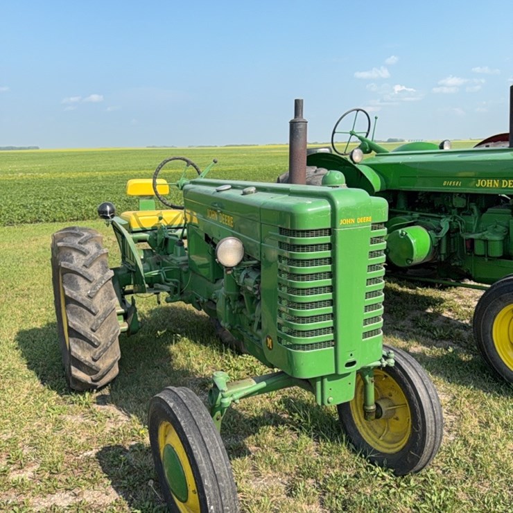 JOHN DEERE M