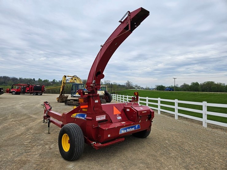 2020-new-holland-fp240-image-3