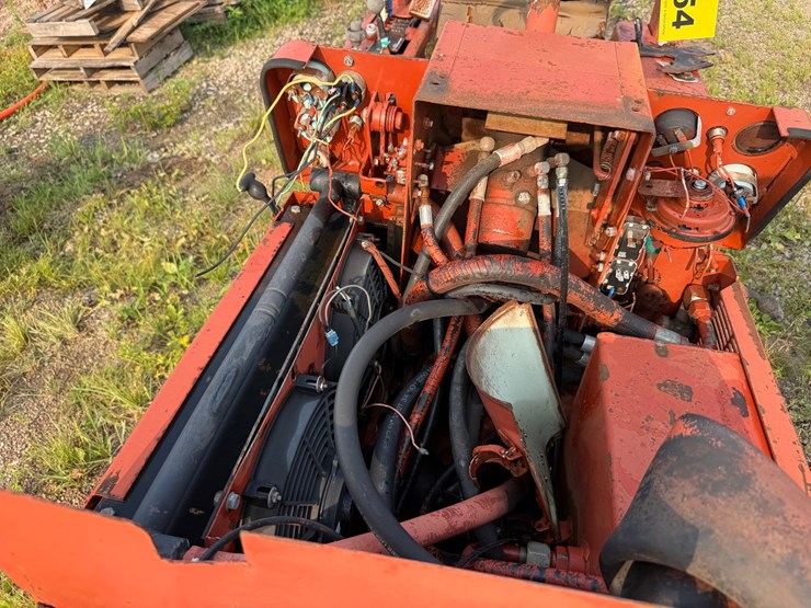 ditch-witch-350sx-image-16