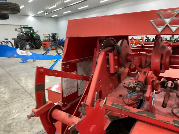 massey-ferguson-1837-image-22