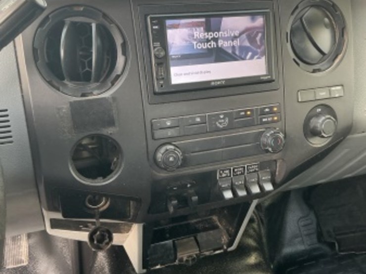 2015-ford-f550-image-23
