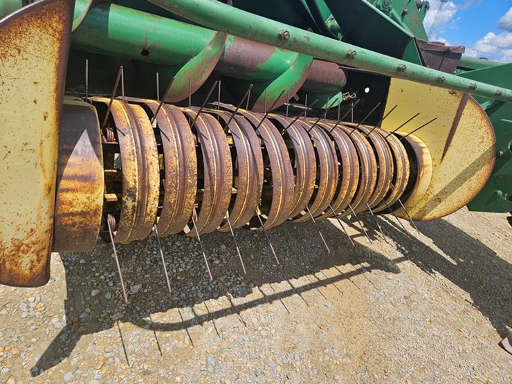 john-deere-24t-image-12