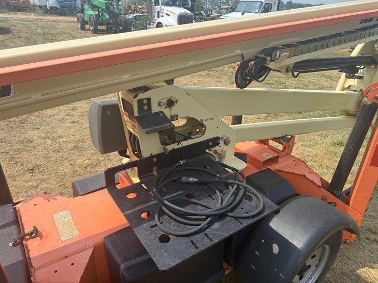 2016-jlg-t350-image-12