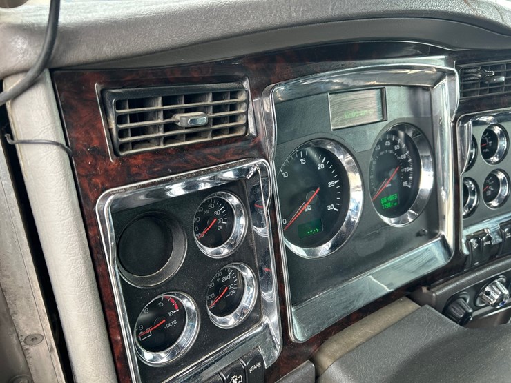 2017-kenworth-t660-image-69