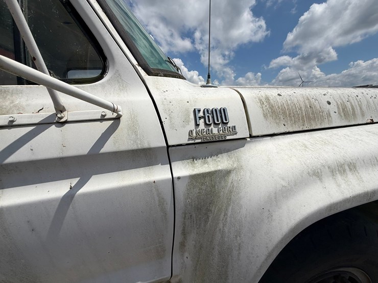 ford-f600-image-24