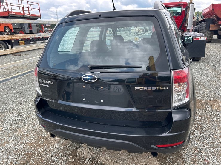 2010-subaru-forester-image-19