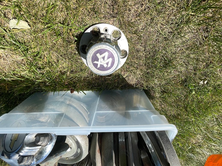#2167-•-various-style-hub-caps-image-2