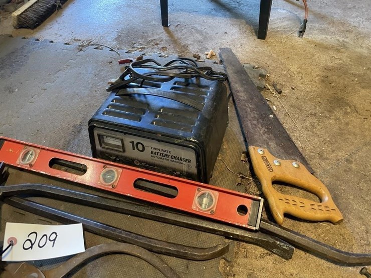 crowbars,-saw,-level-etc-image-3
