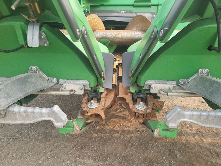 2014-john-deere-612c-corn-head---field-ready-image-24