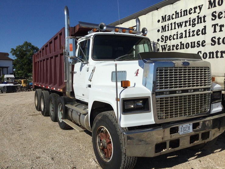 1985-ford-9000-image-1