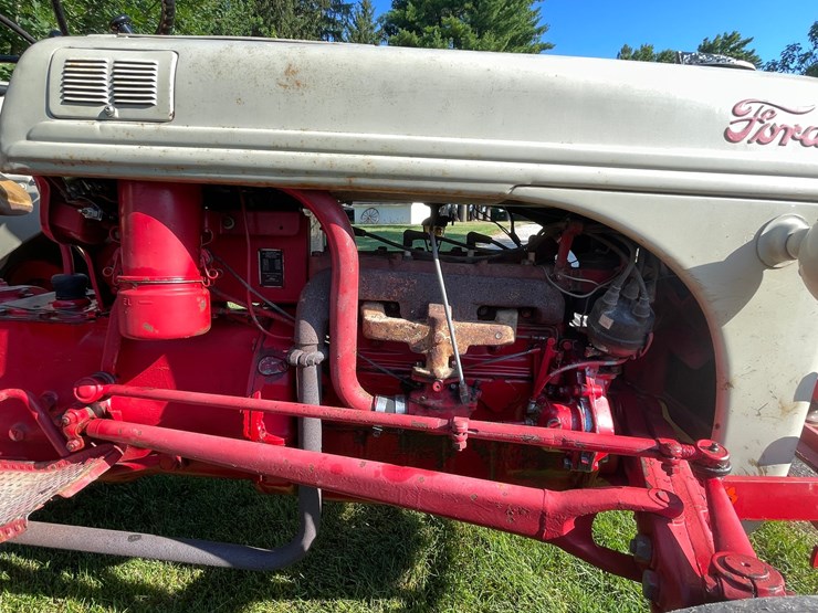 1952-ford-8n-image-10