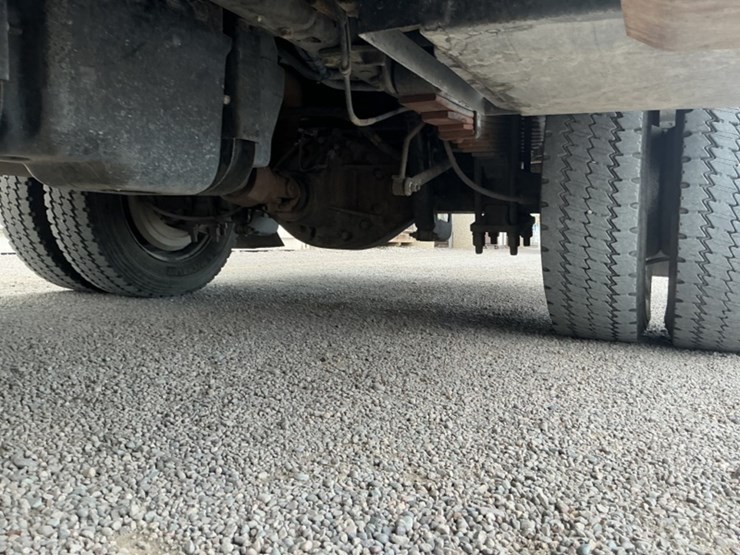 2015-ford-f550-image-30
