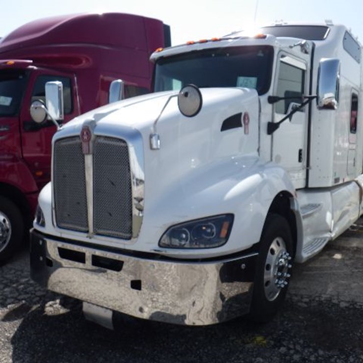 2010 KENWORTH T660