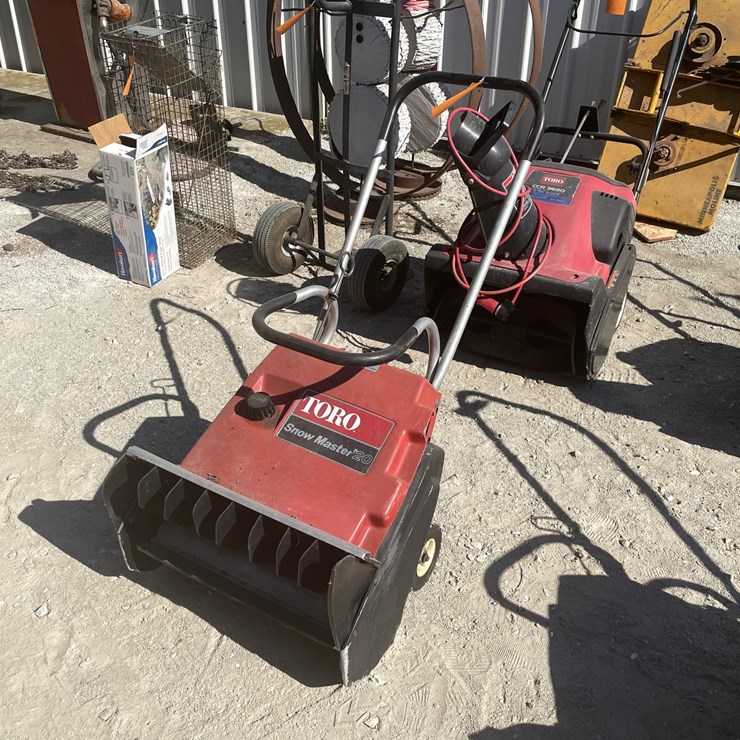 #2127 • Toro Snowmaster 20