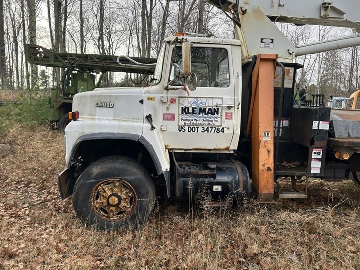 1989-ford-l9000-image-9