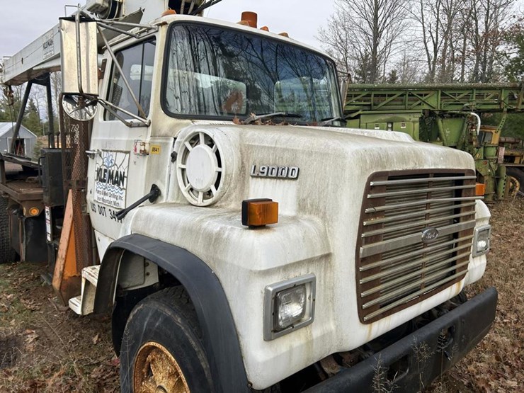 1989-ford-l9000-image-11