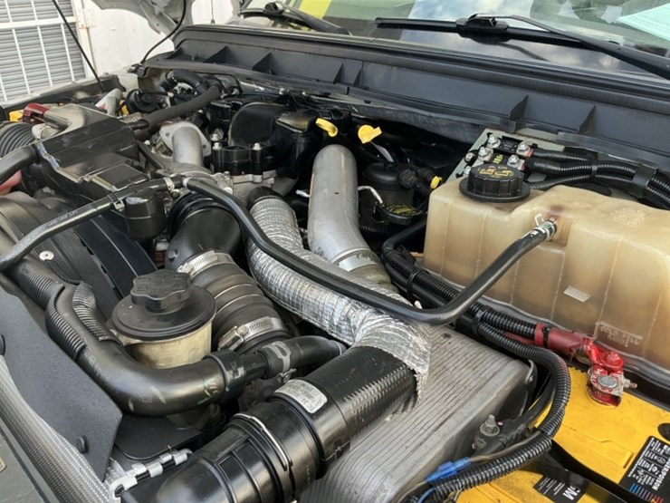 2015-ford-f550-image-15