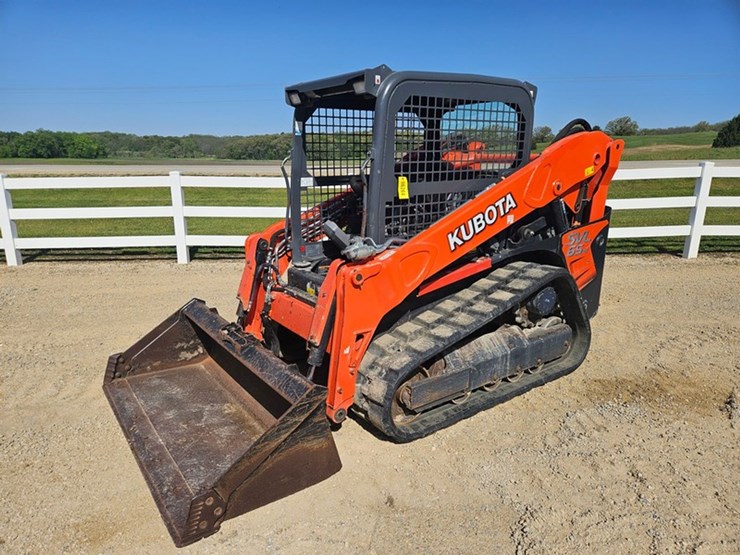 2019-kubota-svl65-2-image-1