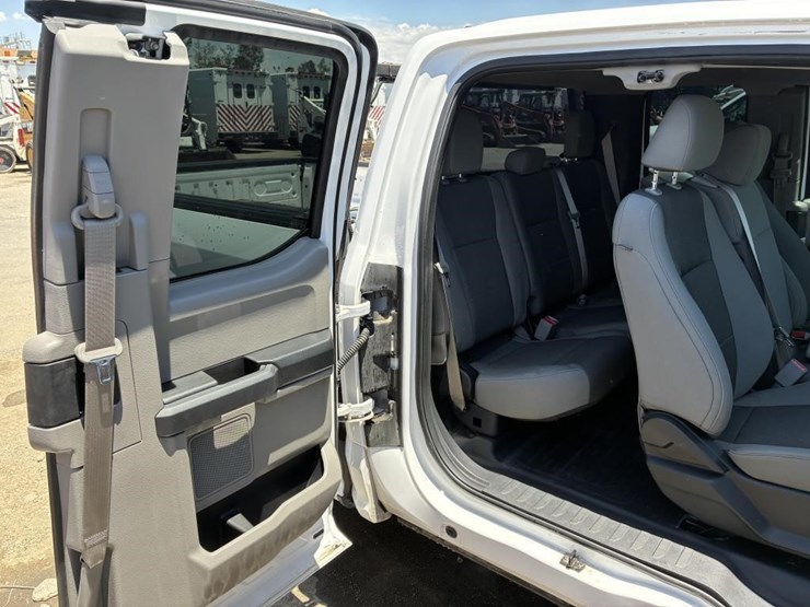 2017-ford-f150-image-15